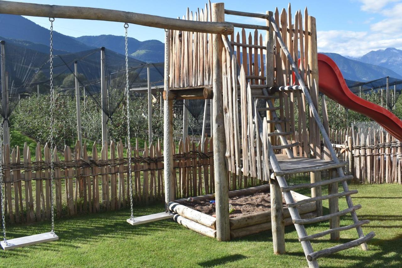Feldhof Vilpian- Urlaub Auf Dem Bauernhof Lägenhet Exteriör bild